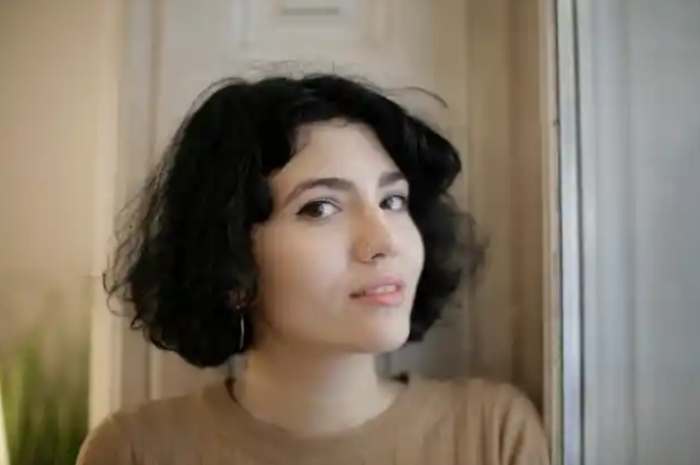 Wife Suspicious After Husband Has Lunch With Mother-In-Law Every Week