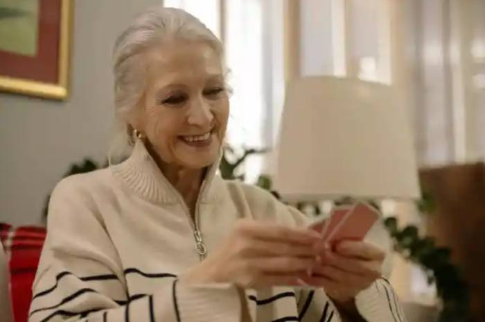 Wife Suspicious After Husband Has Lunch With Mother-In-Law Every Week