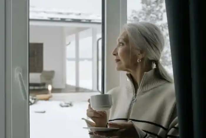 Wife Suspicious After Husband Has Lunch With Mother-In-Law Every Week Wife Suspicious After Husband Has Lunch With Mother-In-Law Every Week