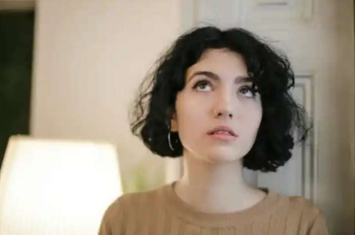 Wife Suspicious After Husband Has Lunch With Mother-In-Law Every Week Wife Suspicious After Husband Has Lunch With Mother-In-Law Every Week