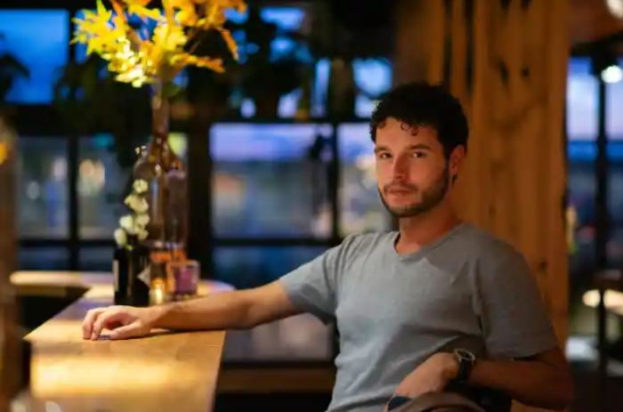 Wife Suspicious After Husband Has Lunch With Mother-In-Law Every Week Wife Suspicious After Husband Has Lunch With Mother-In-Law Every Week