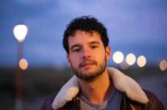 Wife Suspicious After Husband Has Lunch With Mother-In-Law Every Week Wife Suspicious After Husband Has Lunch With Mother-In-Law Every Week